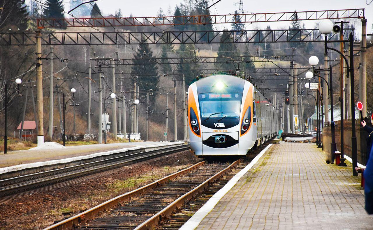 «Укрзалізниця» оголосила про старт програми «Залізна українізація»: деталі