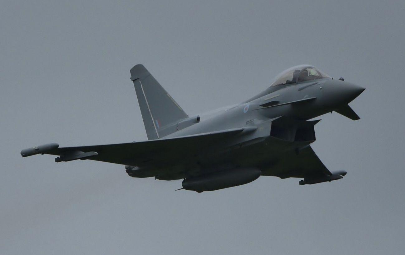 Міністр оборони Британії вважає неможливою швидку передачу винищувачів для ЗСУ