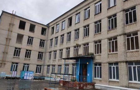 В оккупированной Луганской области детей принудительно переводят на дистанционное обучение, а в школах расселяют военных РФ