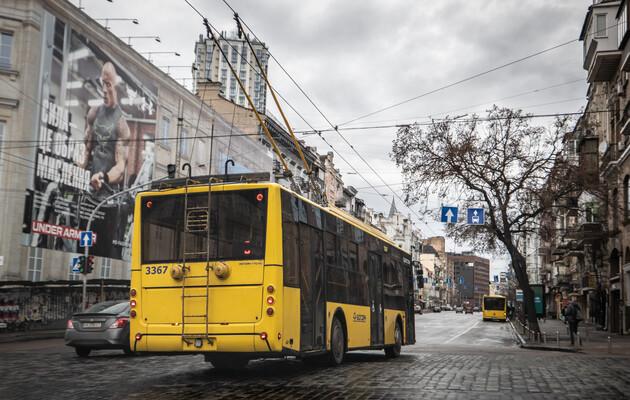 У Києві відновлюють роботу 31 тролейбусний і 13 трамвайних маршрутів