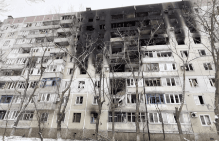 «Топили вчора сніг, щоб посуд помити» — як під обстрілами виживає Вугледар