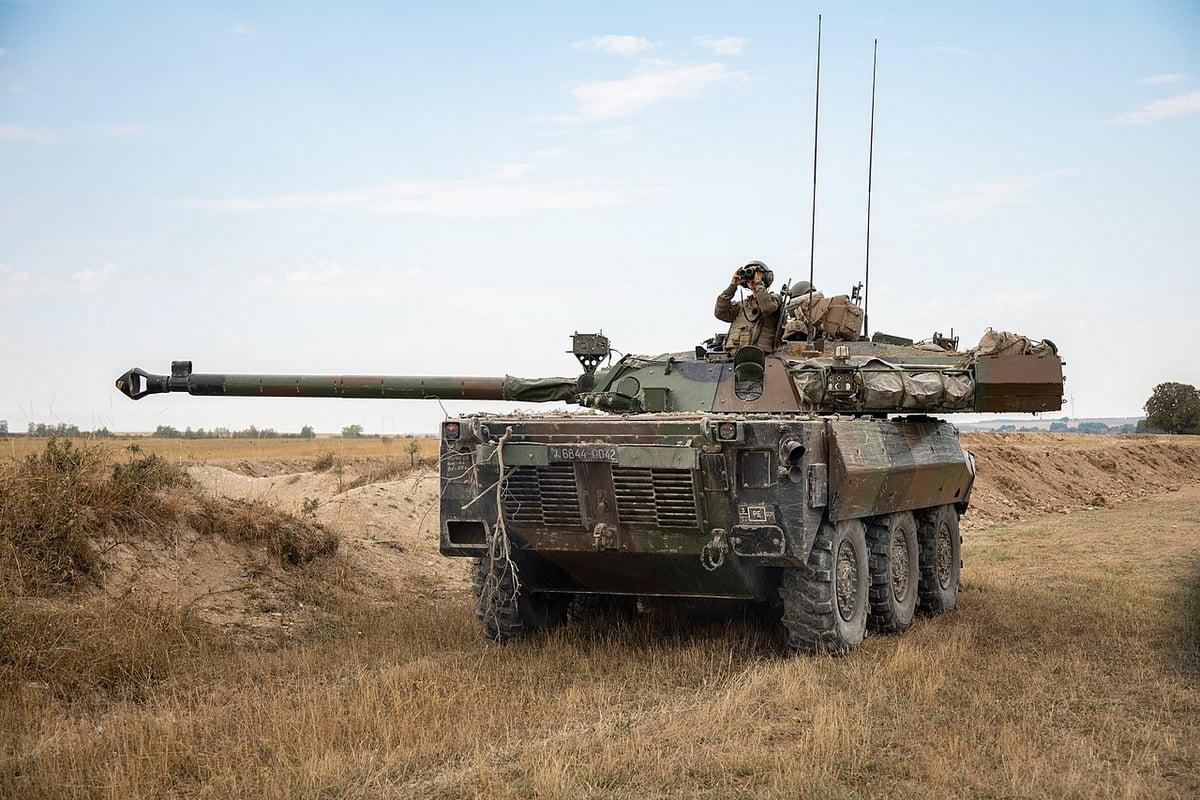 Франція до кінця наступного тижня передасть Україні колісні танки AMX-10RC