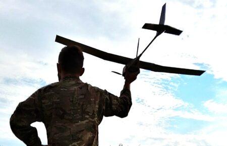 Зеленський підписав закон, який звільняє від податків імпортні дрони, тепловізори та рації