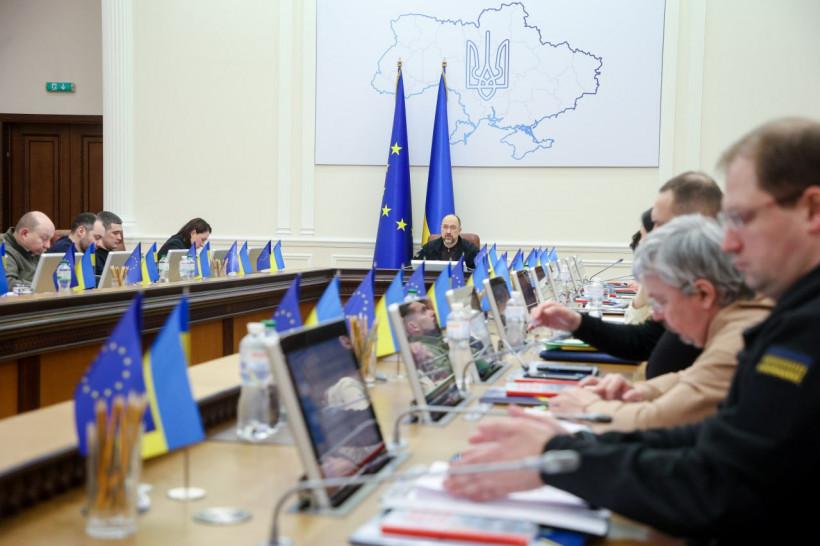 Кабмін заборонив стягувати з переселенців заборгованість за комунальні послуги