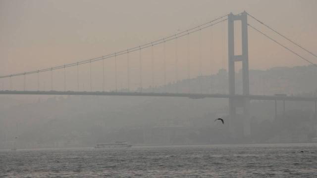 Движение по Босфору закрыли из-за тумана