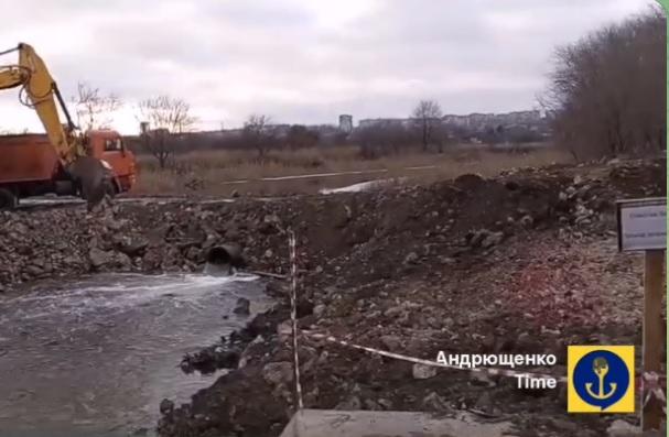 У Маріуполі окупанти засипали річку Кальчик —  радник мера заявляє про екологічну катастрофу