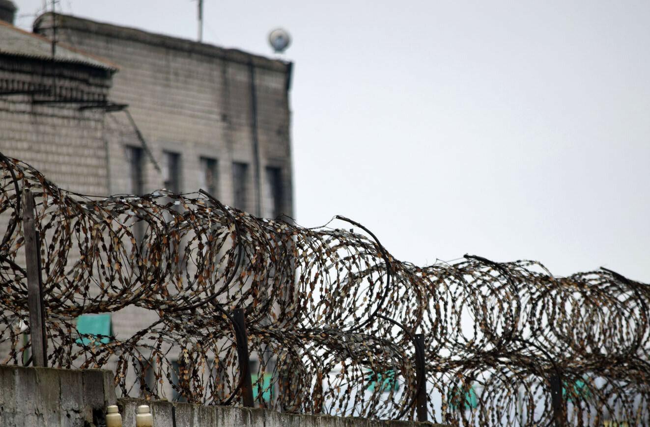 Представники Червоного Хреста відвідали місцях утримання українських полонених у Донецьку та Горлівці