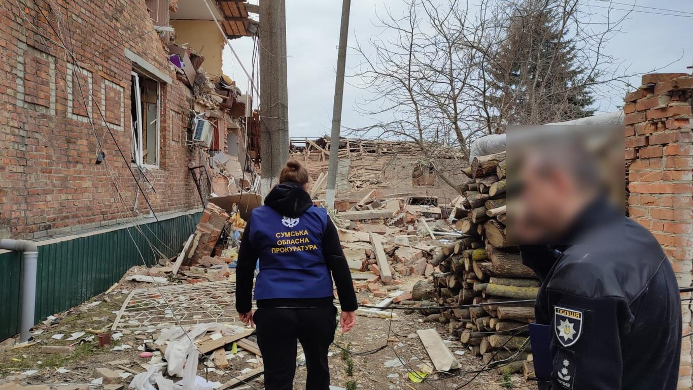 Сусіди викопували людей з-під завалів — журналістка про обстріл росіянами Білопілля