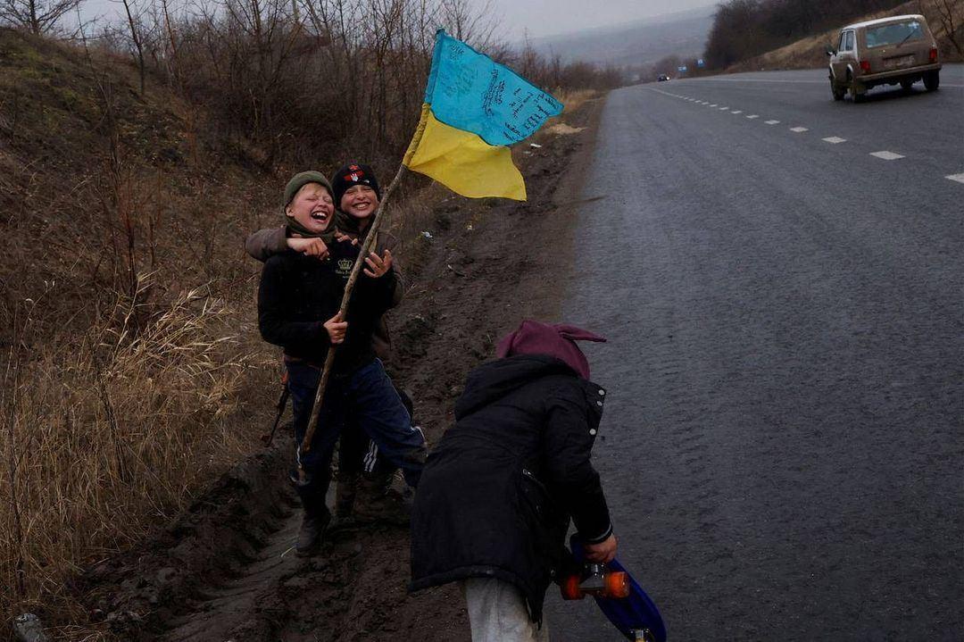 Зеленський привітав Ліну Костенко із днем народження (ФОТО)