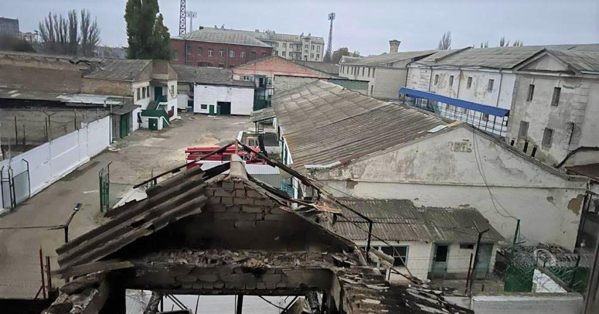 Оккупанты вывезли примерно две тысячи осужденных из Херсона — Минюст