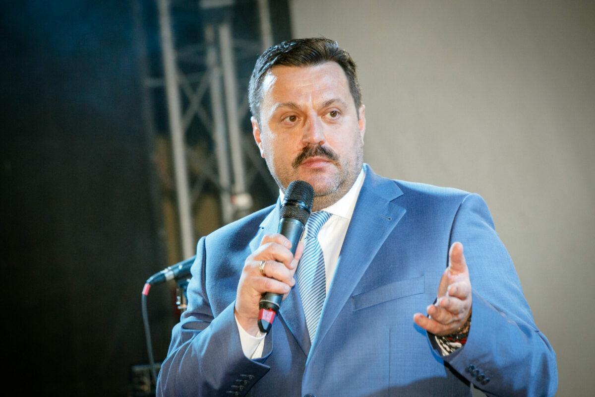 ВАКС визнав екснардепа Деркача винним у державній зраді: його майно конфіскують
