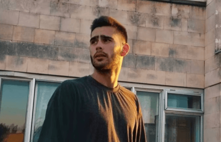 У Росії художника з Євпаторії Богдана Зізу після оголошення голодування помістили у карцер — сестра