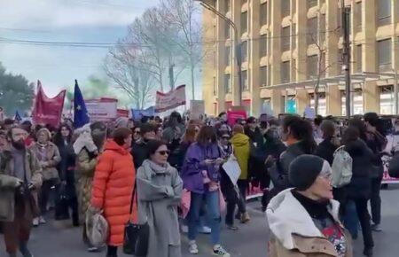 МИД Украины выразил солидарность с грузинским народом