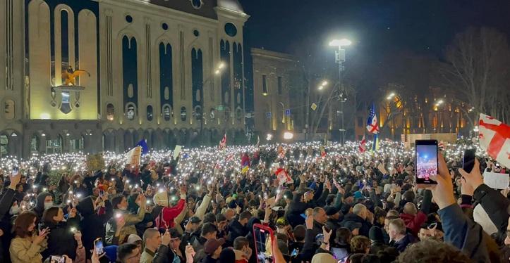 Правляча партія Грузії відкликає законопроєкт про «іноагентів»: що робитимуть активісти