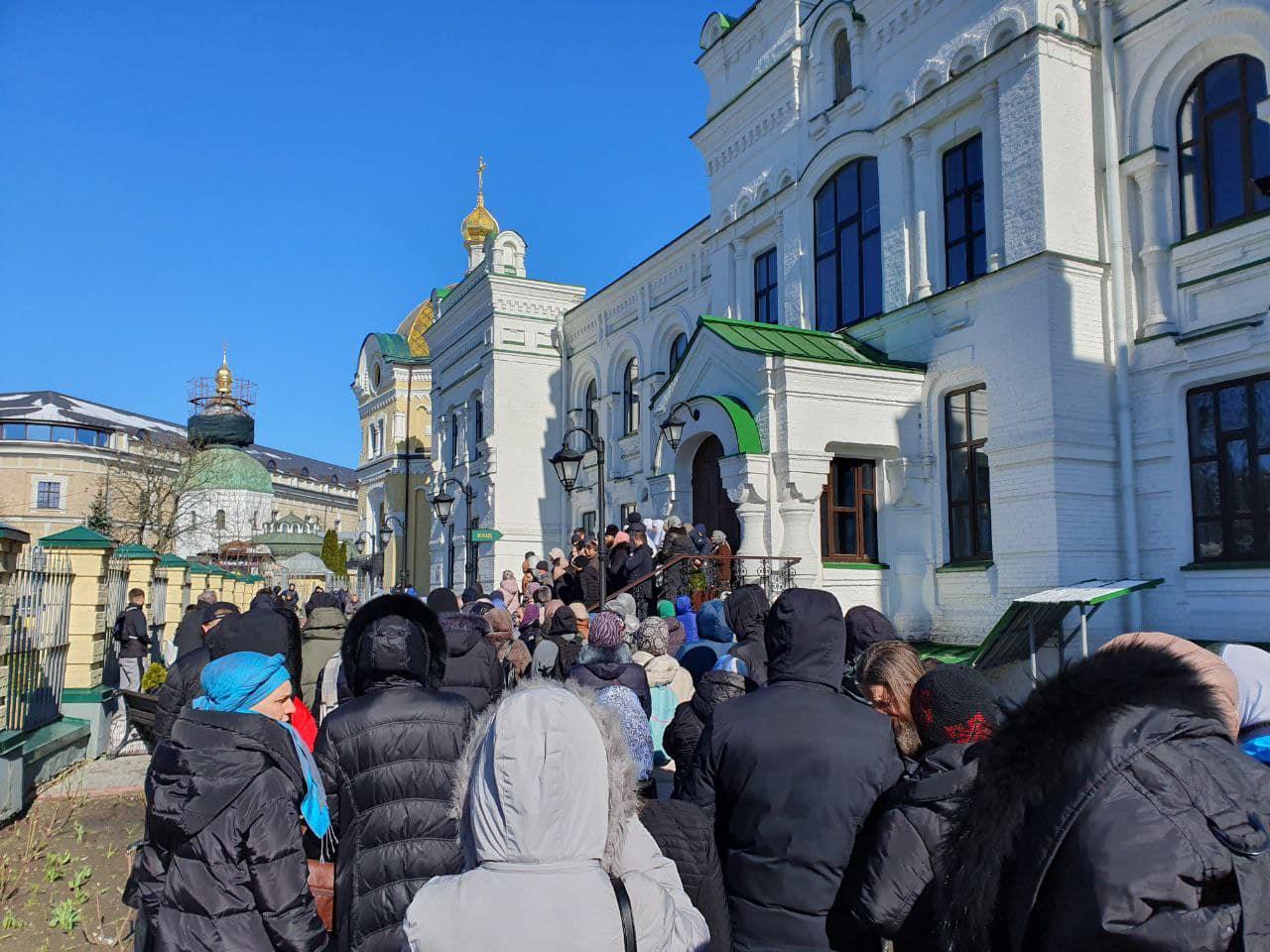 УПЦ МП заблокувала роботу комісії Мінкультури в Києво-Печерській лаврі (ВІДЕО)