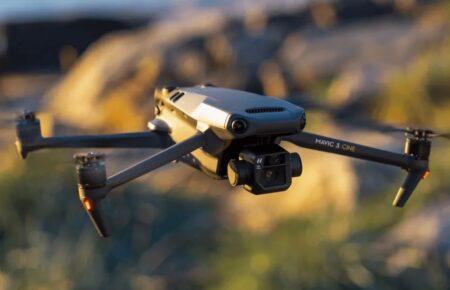 Українські військові з дрону Mavic знищили БПЛА, який корегував артилерію росіян