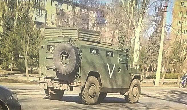 В Мариуполе оккупанты изменили тактику перемещения военных колонн — Андрющенко