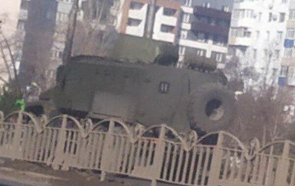 У Маріуполі фіксують великий рух техніки росіян у напрямку Бердянська