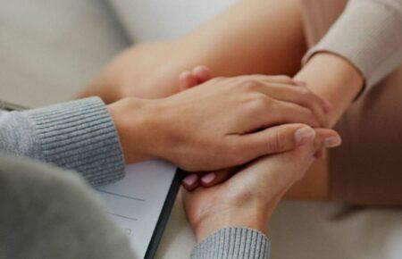 Оповіщувати про загибель мають спеціально навчені люди — кризовий психолог