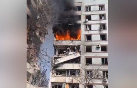 Россияне обстреляли Запорожье: одна из ракет попала в многоэтажку