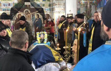 На Буковині представники УПЦ (МП) не впускали до храму вірян відспівати загиблого воїна