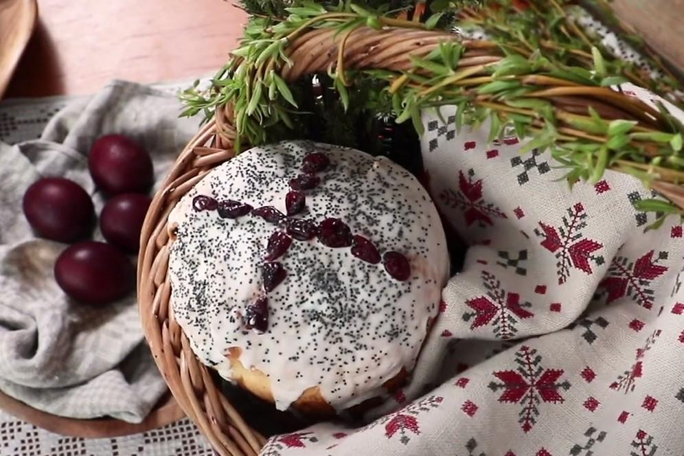 Називати паску «куличем» некоректно, це як говорити «малороси» замість «українці» — засновниця проєкту «Їжакультура»