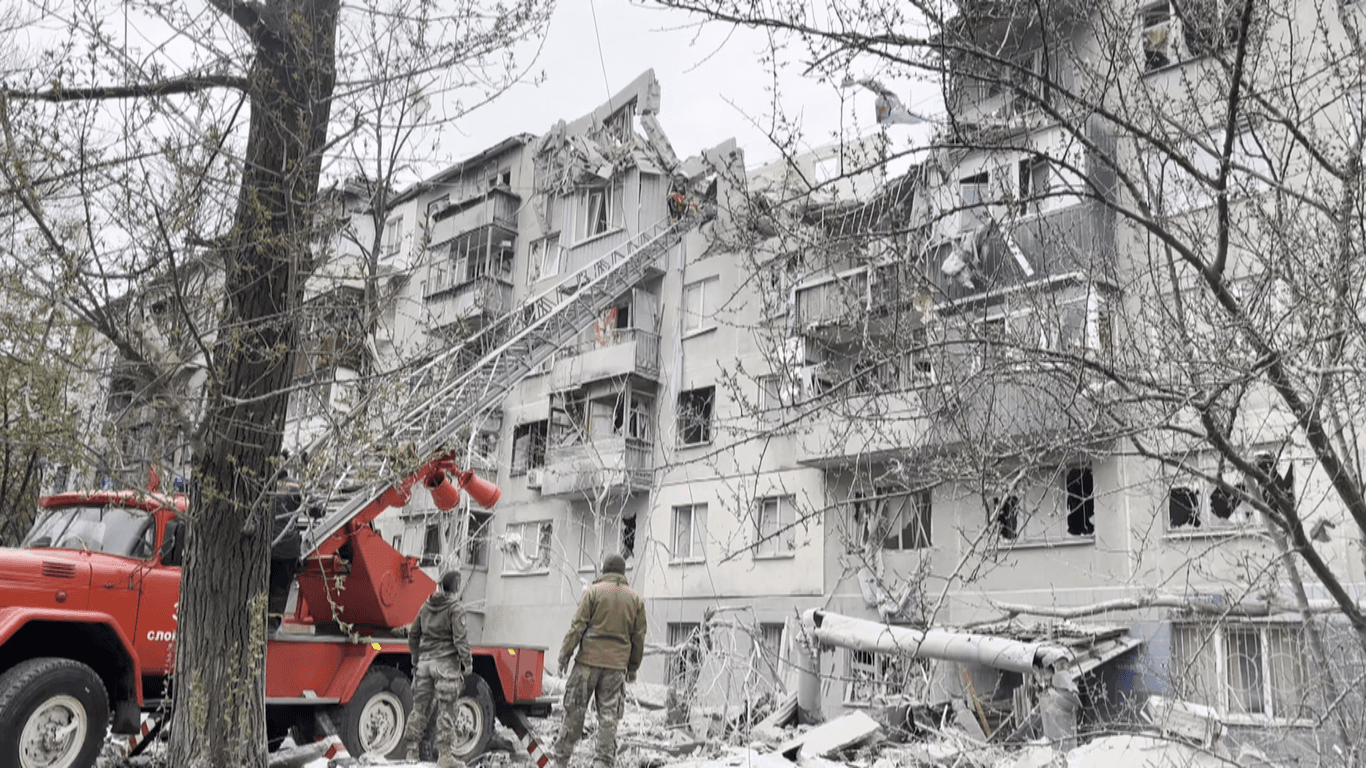 У Слов'янську з-під завалів дістали тіла ще двох загиблих