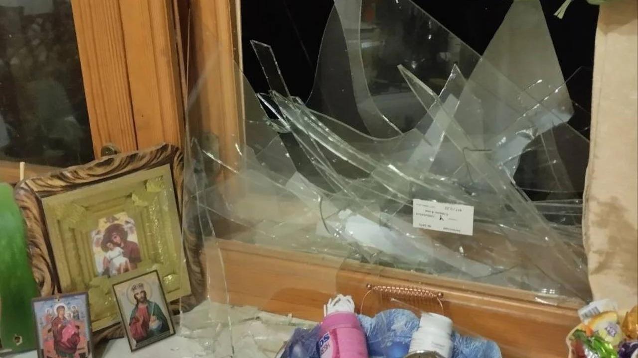 Росія обстріляла храм у центрі Донецька під час великодньої служби (ВІДЕО)