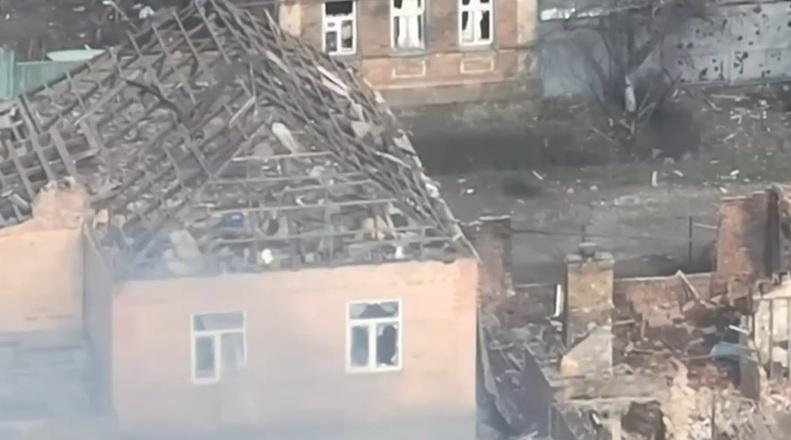 Опинилися в оточенні: прикордонники показали кадри ближнього бою в Бахмуті (ВІДЕО)