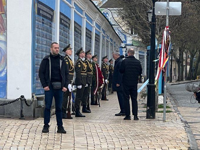 Генсек НАТО Столтенберг прибув до Києва (ФОТО)