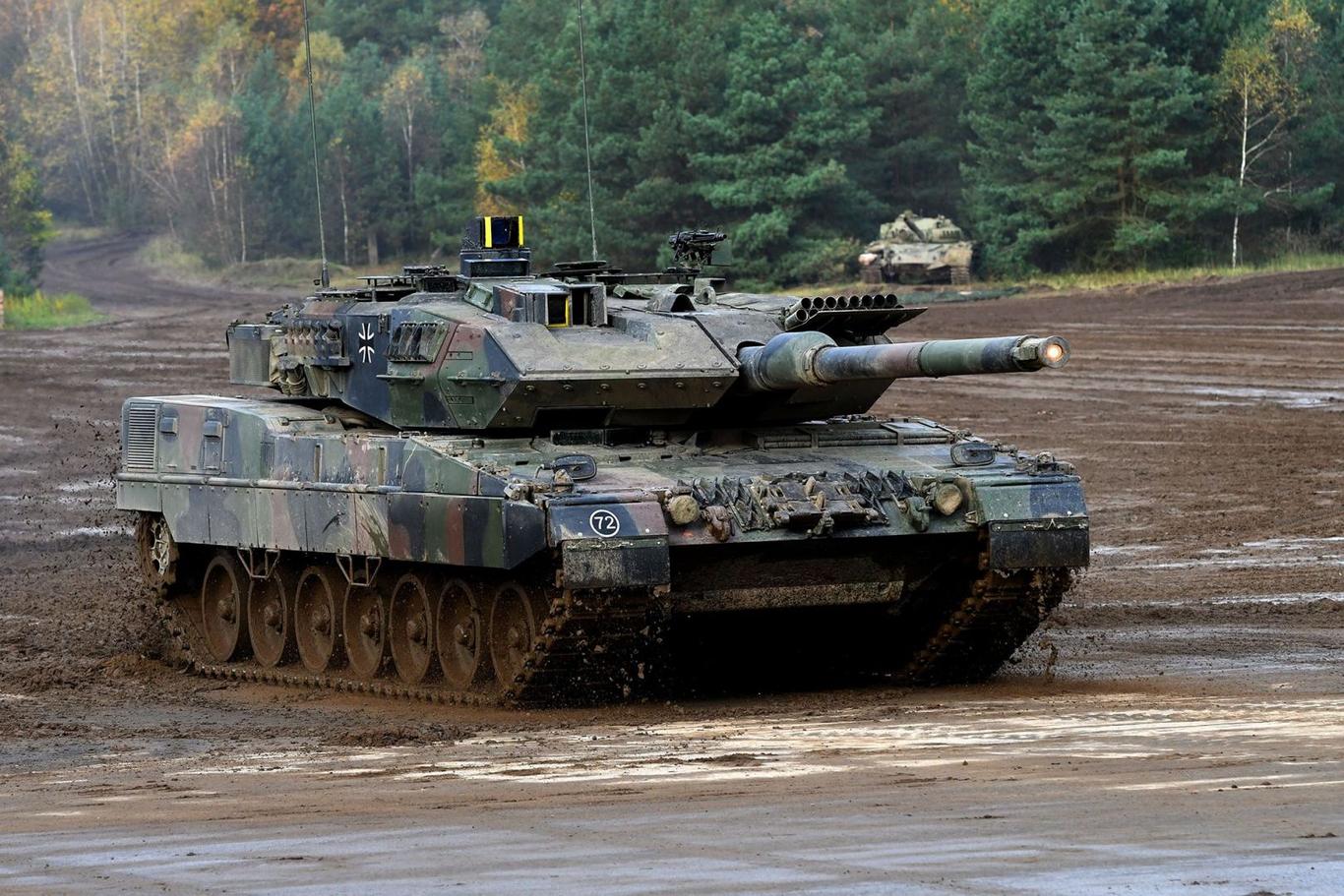 Польща відремонтувала та повернула Україні два танки Leopard 2