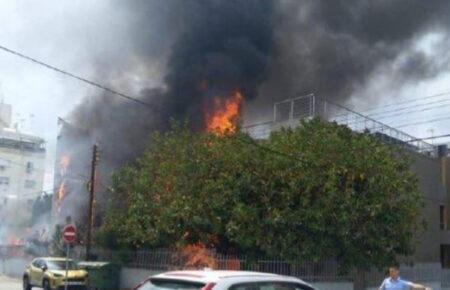 На Кіпрі палає російський центр науки і культури (ФОТО, ВІДЕО)