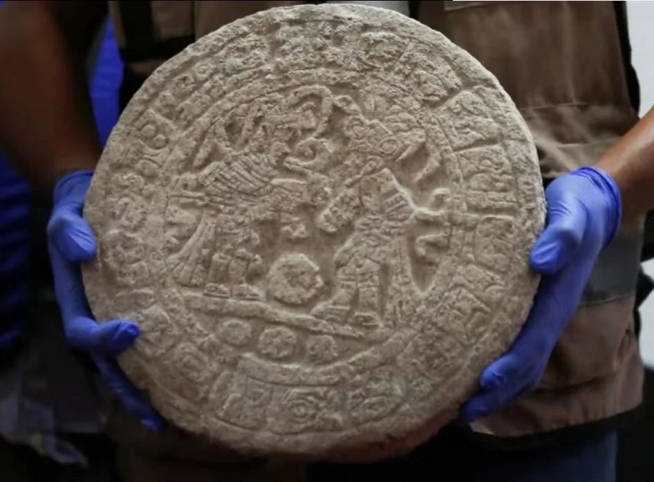 У Мексиці знайшли табло для ритуальної гри з мʼячем, у яку майя грали понад тисячу років тому