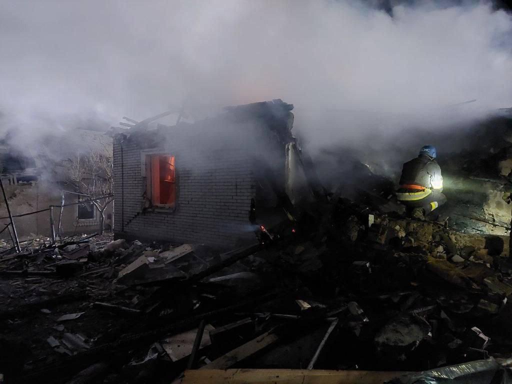 Росіяни вночі вдарили ракетами по приватному сектору Запоріжжя: серед загиблих дитина