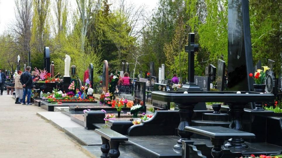 На Харківщині просять не відвідувати чи не всі кладовища на деокупованих територіях — журналістка