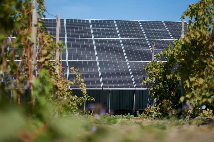 Українцям дозволили продавати електроенергію власної генерації