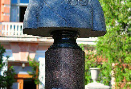 У Миколаєві демонтували пам'ятник Потьомкіну (ФОТО)