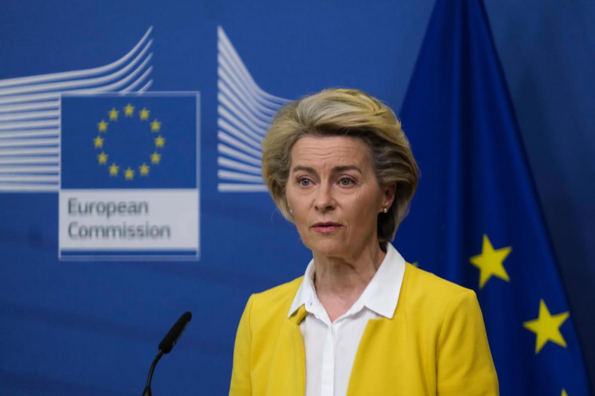 Президентка Єврокомісії закликала надати Україні далекобійну зброю