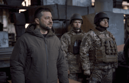 Російські військові не захопили Бахмут — Зеленський
