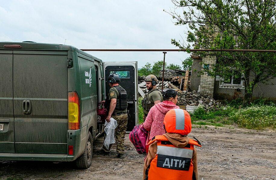 На Донеччині із села Богоявленка евакуювали останню дитину (ВІДЕО)