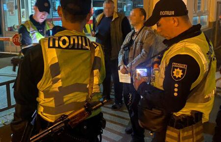 Певца Павлика лишили спецпропуска после хвастовства его жены (ФОТО)