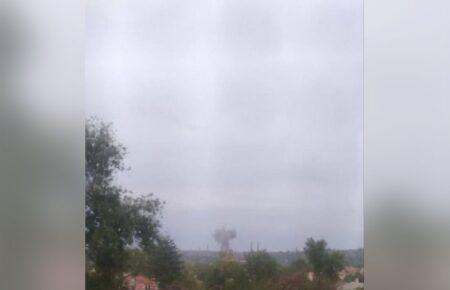 У районі Азовсталі пролунали потужні вибухи