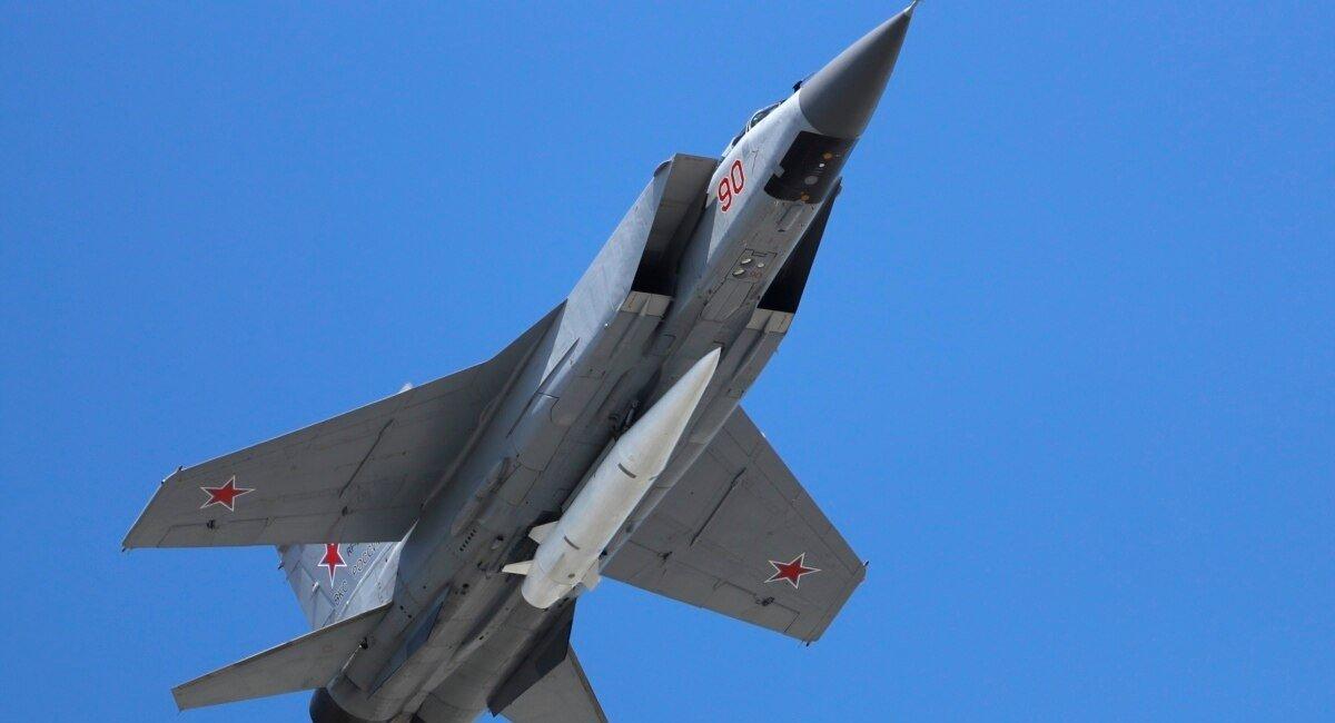 ЗСУ вперше збили над Києвом «гіперзвукову» ракету окупантів — Defense Express (ФОТО)