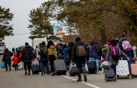 Польща може суттєво скоротити допомогу українським біженцям