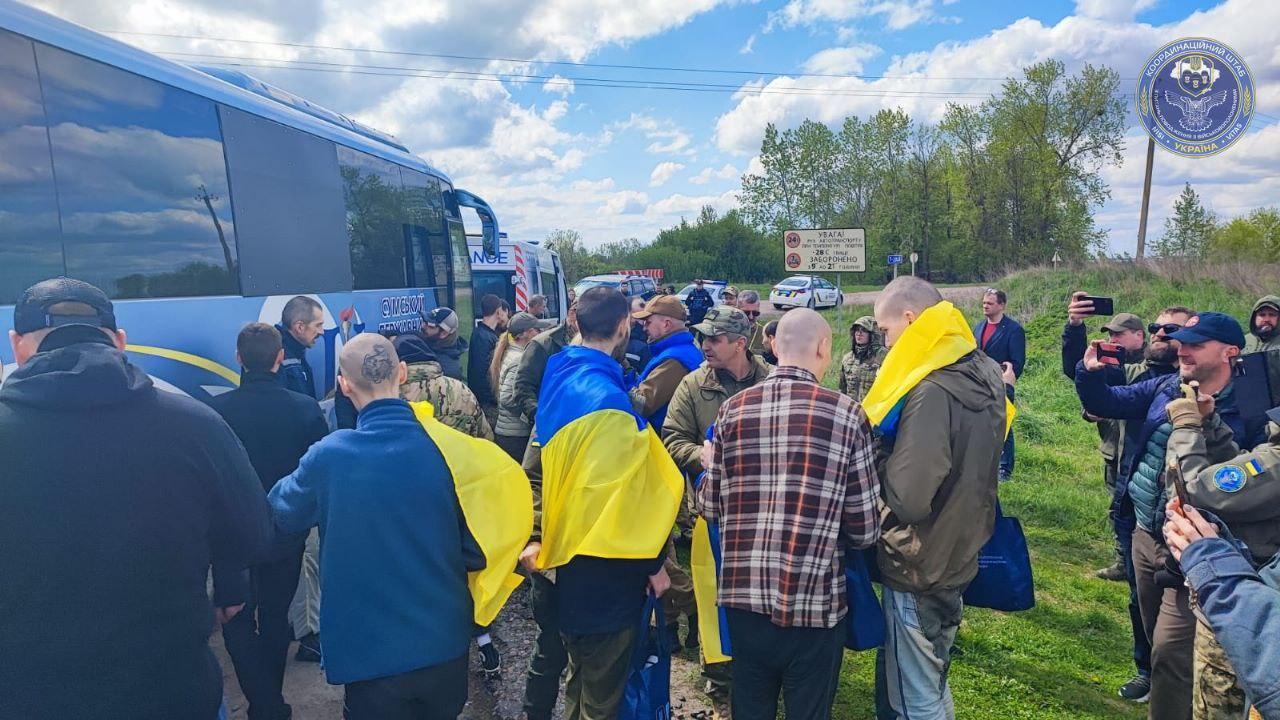 Звільнення з полону українських військових: СБУ показала ексклюзивні кадри