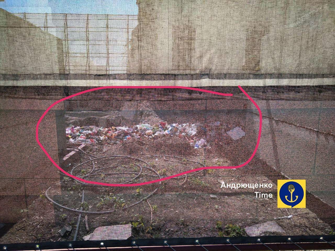 Окупанти перетворили на сміттєзвалище руїни драмтеатру в Маріуполі — радник мера