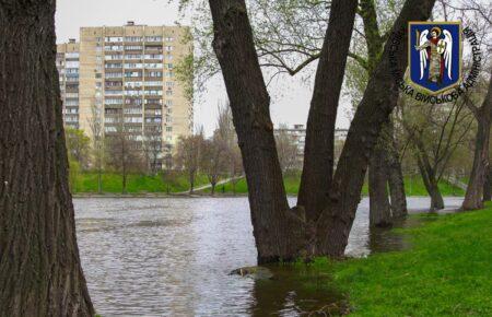 Рівень води у Дніпрі в межах Києва впав на 11 см