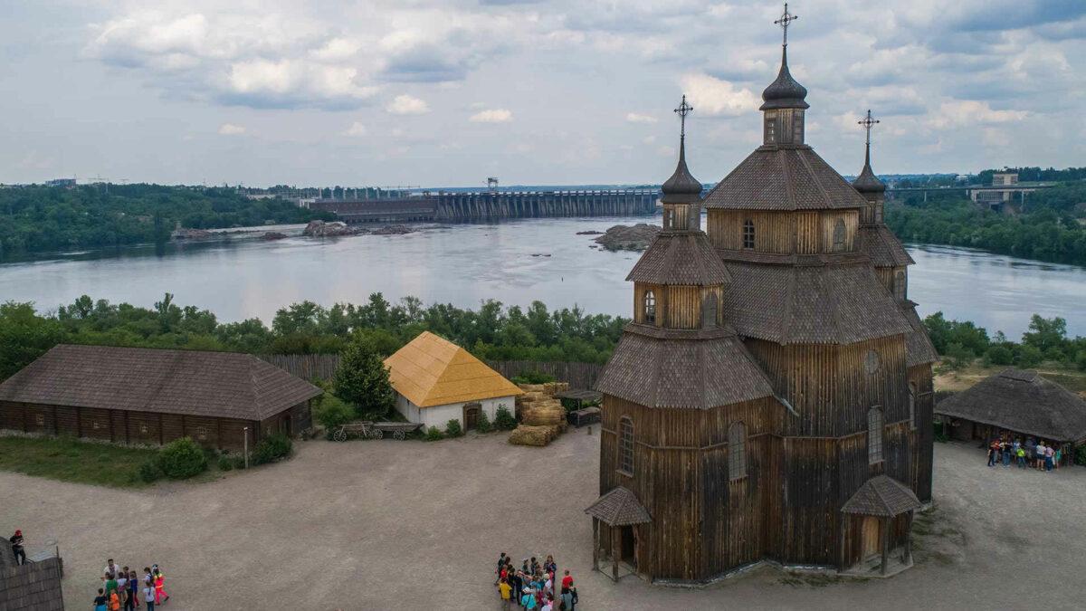 Новий вид динозавра, знімок атома та розкопки на Хортиці: топ-10 наукових новин тижня