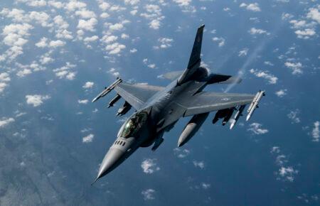 Навчання українців на F-16: Європа все ще не отримала дозволу від США — Politico