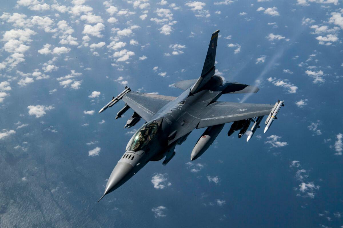 Данія підтвердила дозвіл США на передачу Україні винищувачів F-16